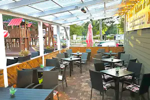 Erlebnispark Plötzky - Restaurant mit Terrasse auf dem Campingplatz