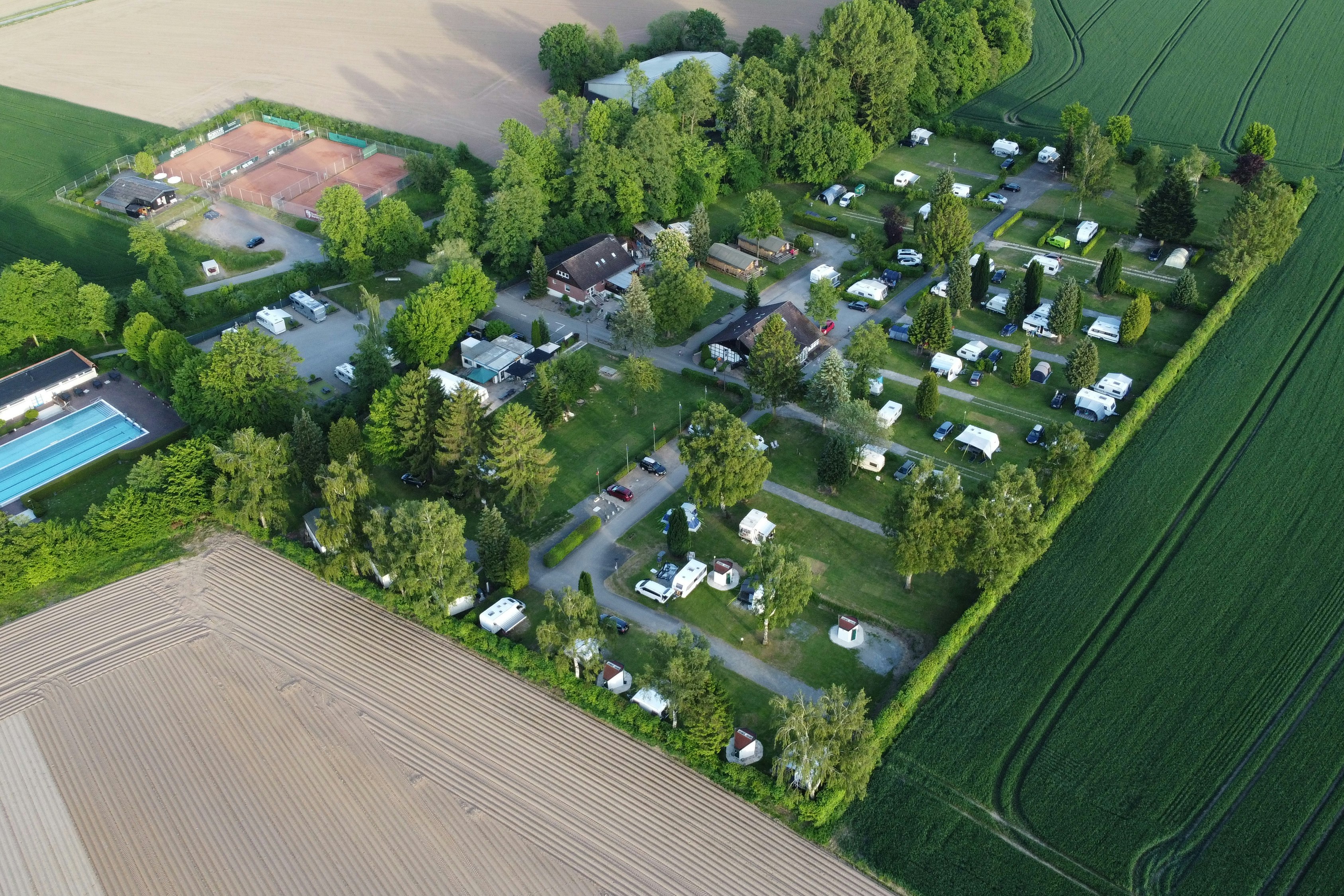 Ferienpark Teutoburger Wald Barntrup  - Luftaufnahme des Campingplatzes