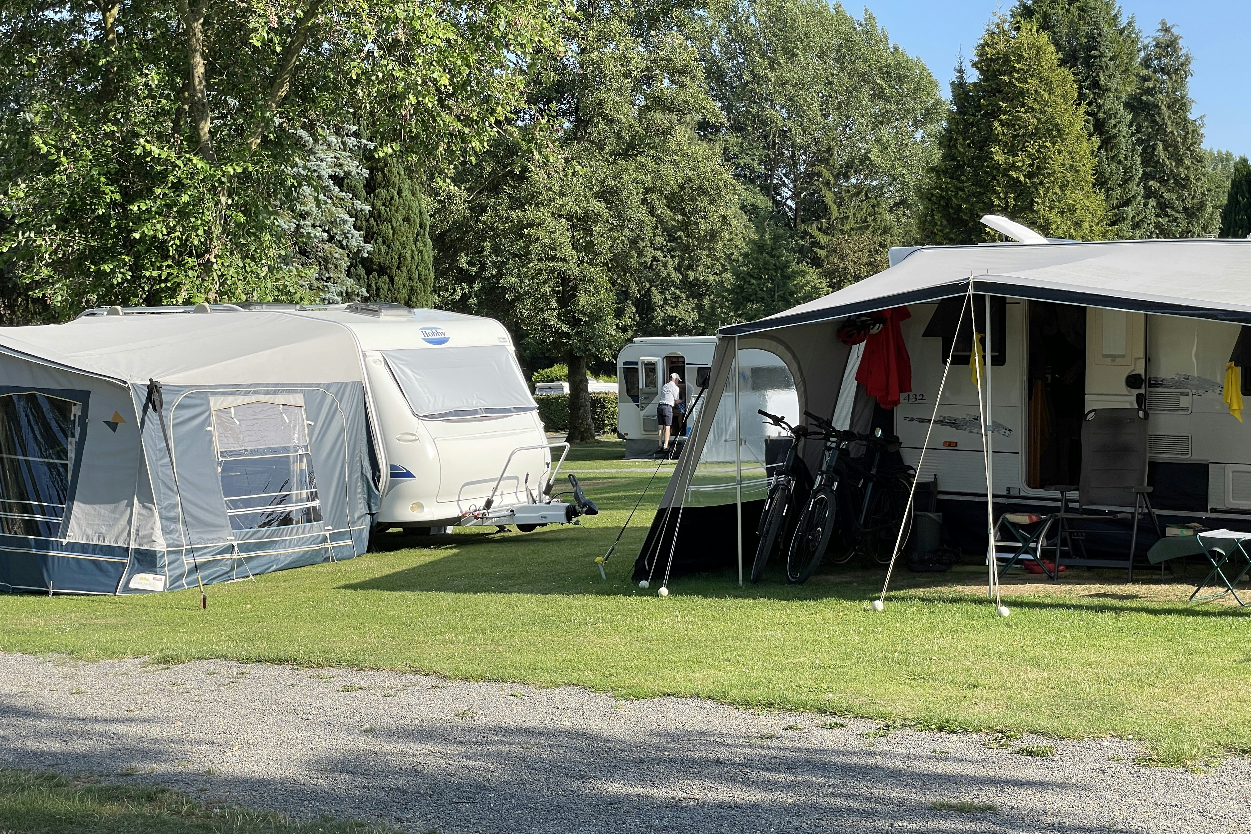 Ferienpark Teutoburger Wald Barntrup - Wohnmobil- und Wohnwagenstandplätze auf der Wiese
