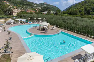 FinaleFreeride Outdoor Village - Campingplatz Pool