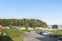 First Camp Kolmården - Überblick auf das Gelände vom Campingplatz mit Wohnwagenstellplätzen
