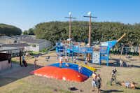 First Camp Malmö - Spielplatz für Kinder mit Trampolin auf dem Campingplatz
