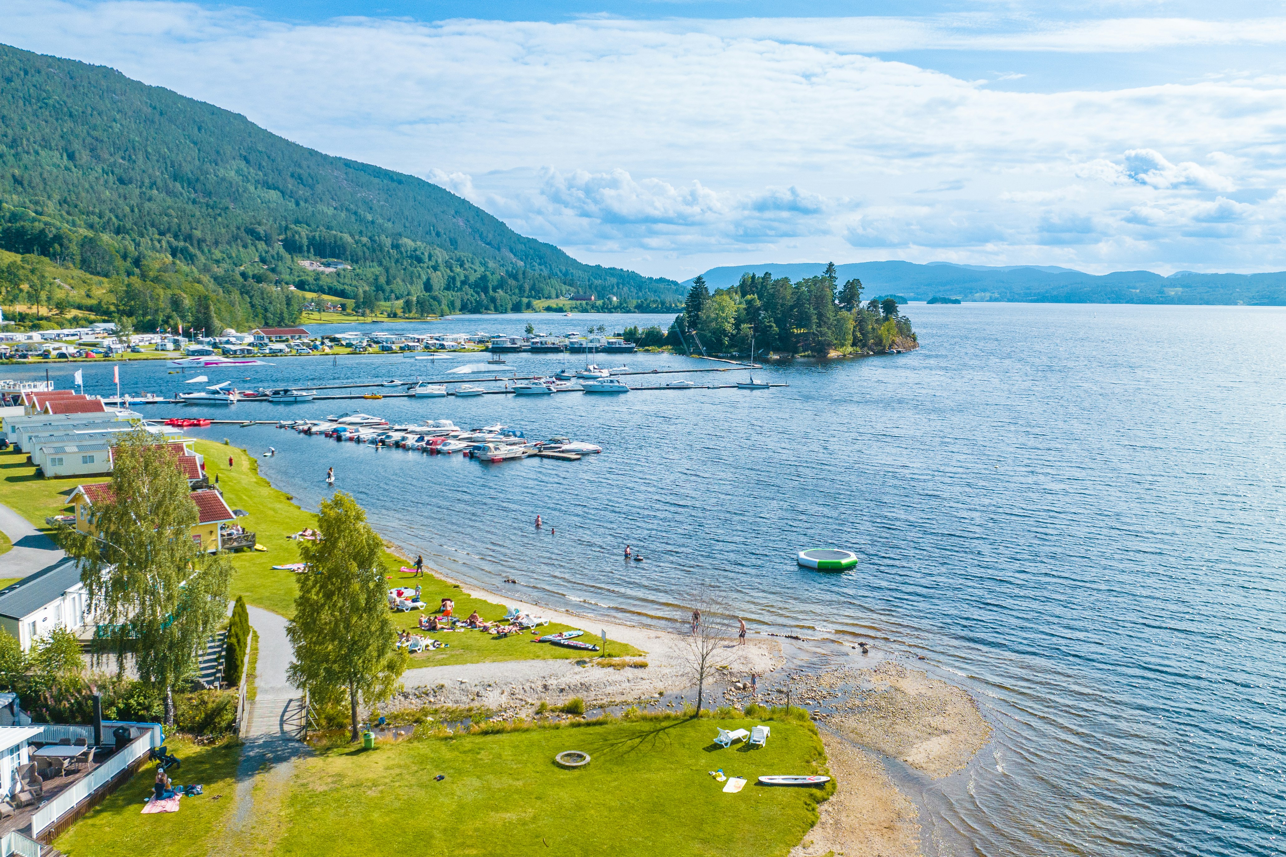 First Camp Norsjø - Telemark - Blick auf den Hafen am Campingplatz