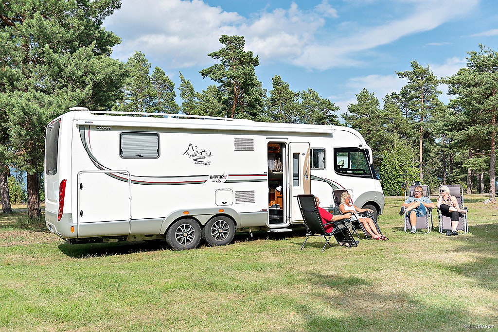 First Camp Oknö-Mönsterås - Stellplatz auf der Wiese