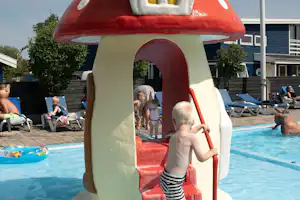 First Camp Tempelkrogen First Camp Tempelkrogen – Holbæk - Kinderbecken im Freibad des Campingplatzes