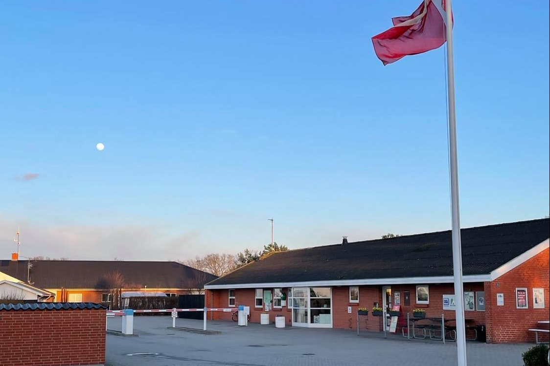 Fjellerup Strands Camping - Eingang des Campingplatz