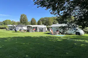 FKK Camping Flevo-Natuur - Standplätze auf der Wiese auf dem Campingplatz