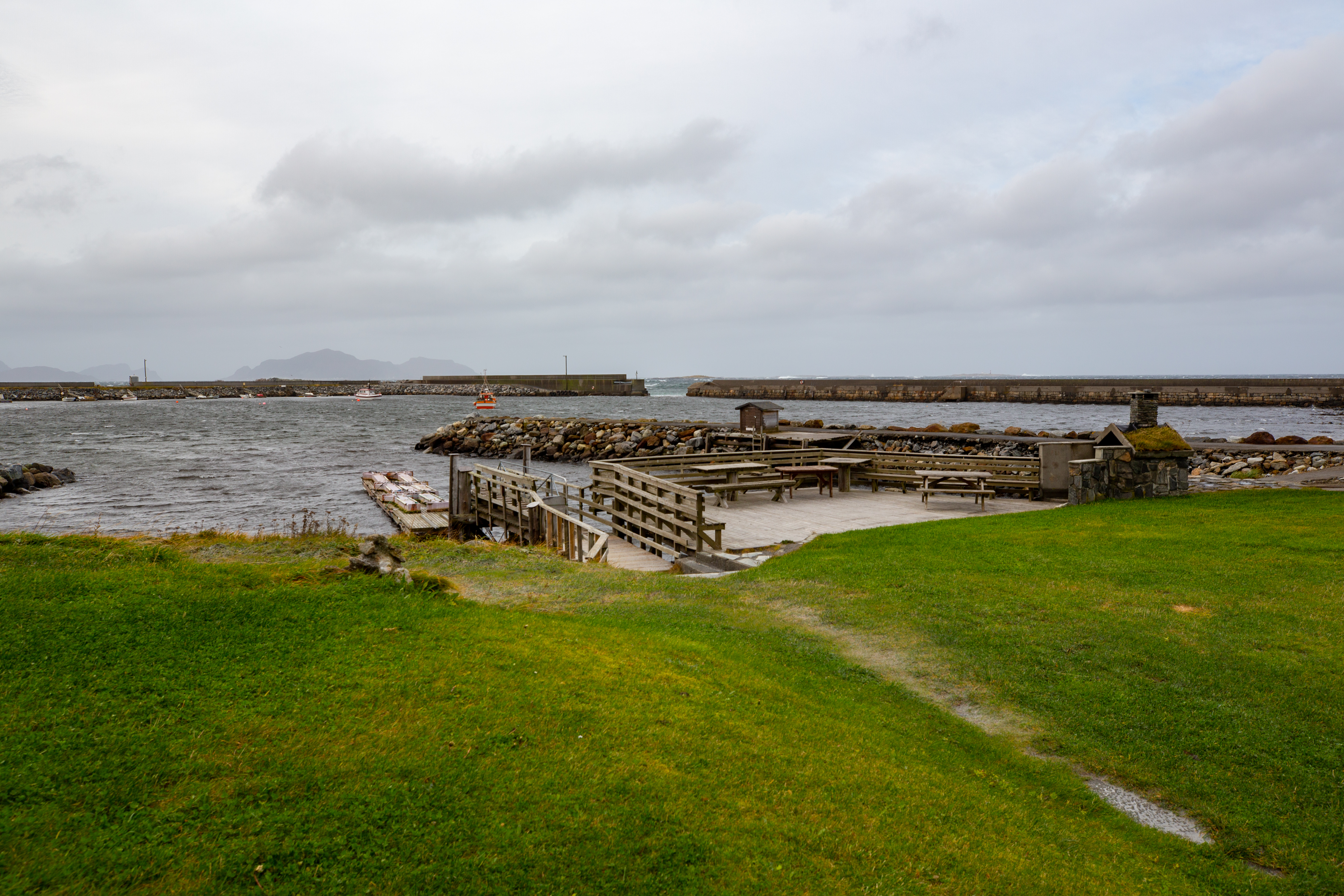 Flo Feriesenter - Zugang zum Wasser.jpg