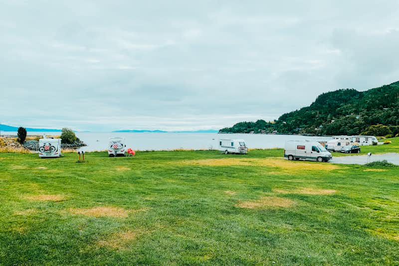 Flakk Camping - Standplatz am Meer