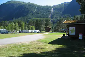 Flateland Camping - Wohnmobil- und Wohnwagenstandplätze auf der Wiese
