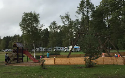 Flatenbadets Cottage and Camping
