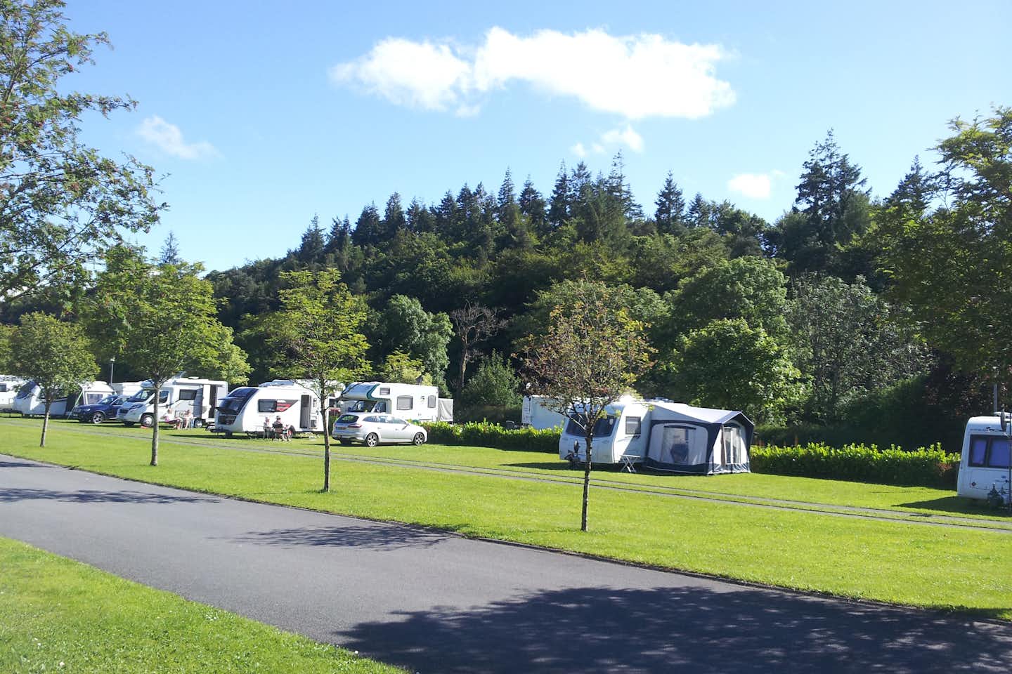 Fleming's White Bridge Caravan and Camping Park - Wohnwagen- und Wohnmobilstellplätzen auf dem Campingplatz