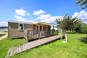 Camping Le Relais de l'Ocean - Mobilheim mit Terrasse auf dem Campingplatz