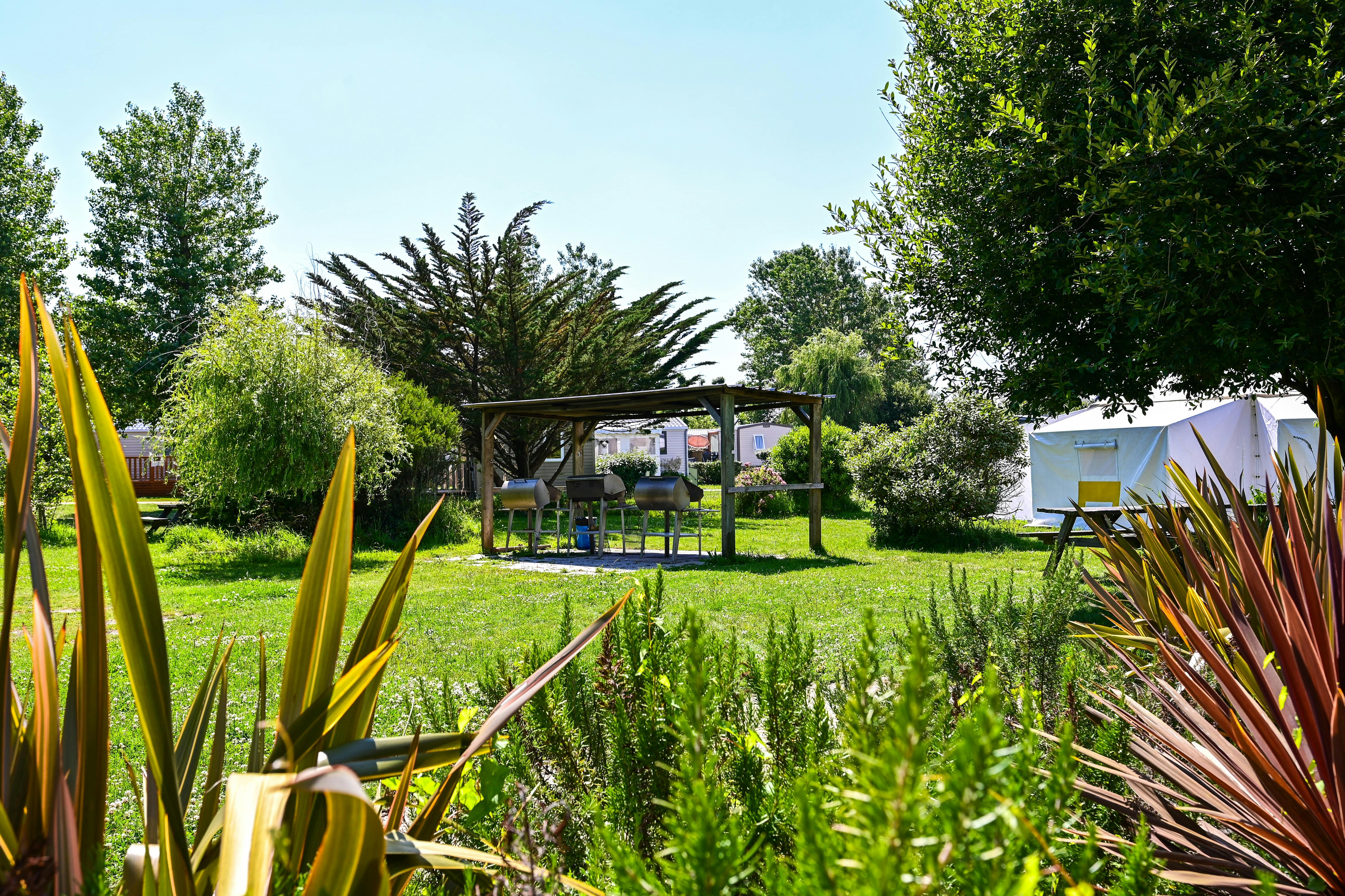 Camping Le Relais de l'Ocean - Grillstelle auf dem Campingplatz