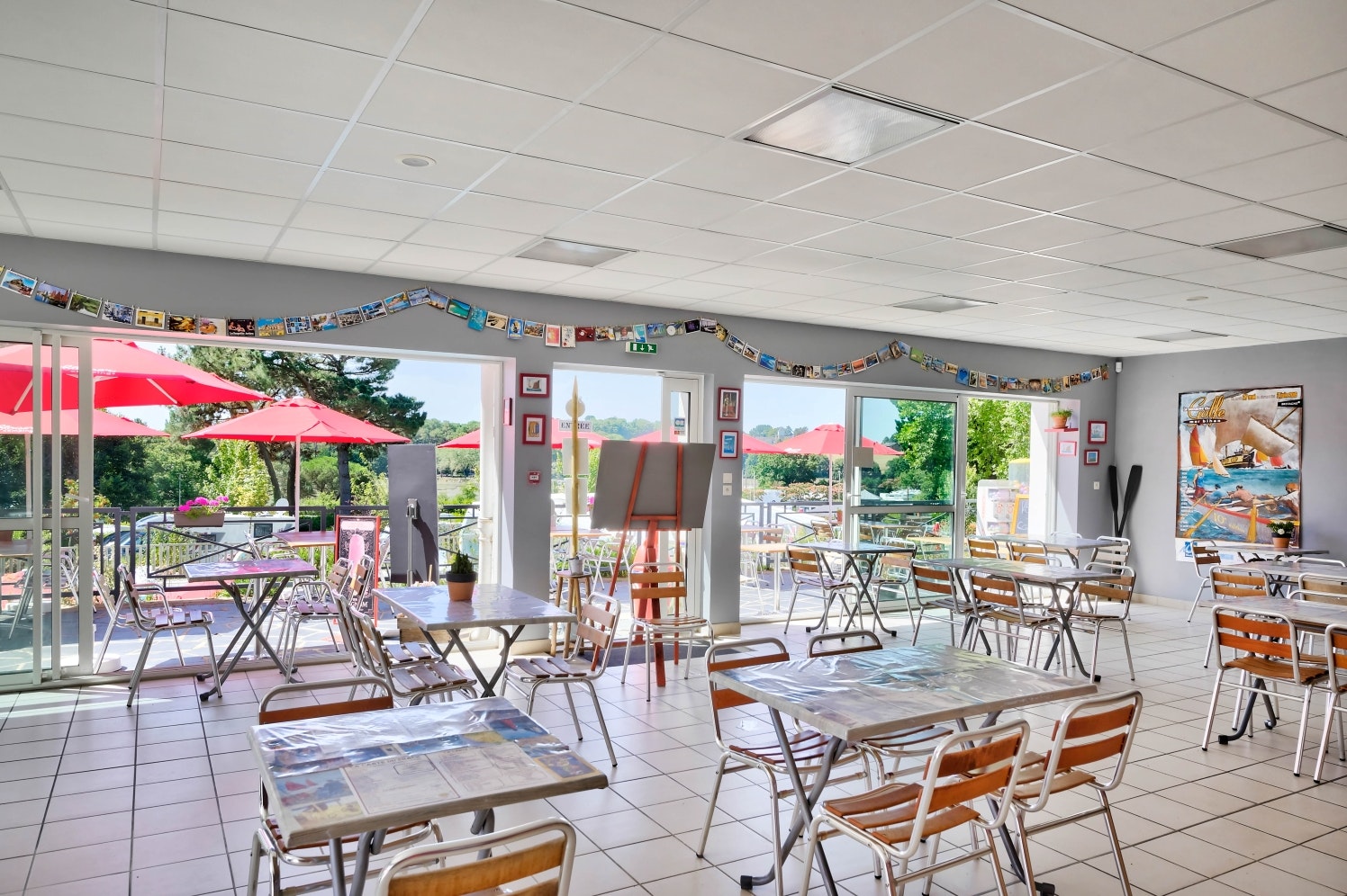Flower Camping de Conleau  - Restaurant mit Terrasse auf dem Campingplatz