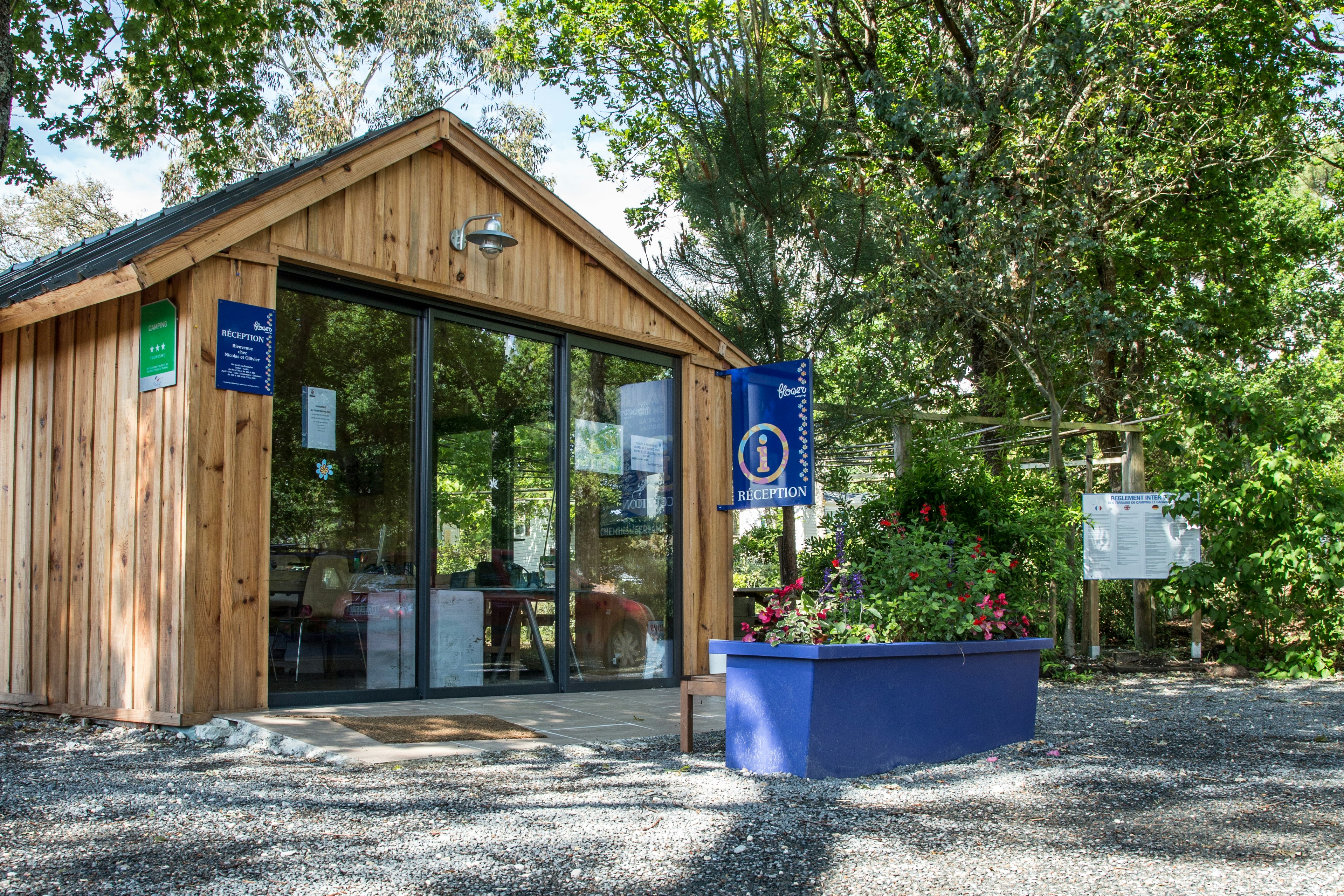 Flower Camping Des Pins - Rezeption auf dem Campingplatz