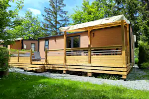 Flower Camping du Lac de la Seigneurie - Mobilheim mit Terrasse auf dem Campingplatz