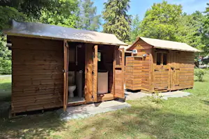 Flower Camping du Lac de la Seigneurie - Private Sanitäreinheiten am Standplatz