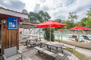 Flower Camping La Canadienne - Snackbar mit Terrasse auf dem Campingplatz