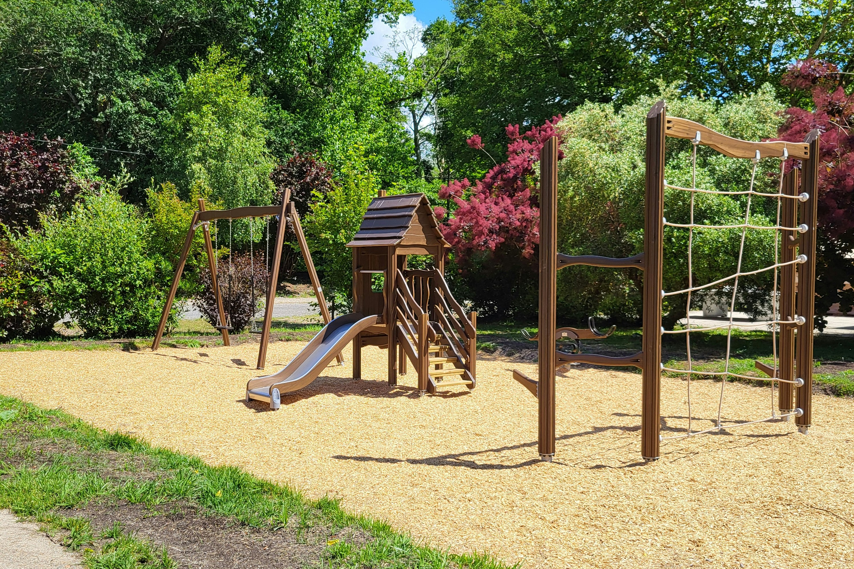 Flower Camping La Clairière  - Kinderspielplatz auf dem Campingplatz