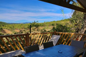 Flower Camping La Rouillère - Mobilheim mit Terrasse auf dem Campingplatz