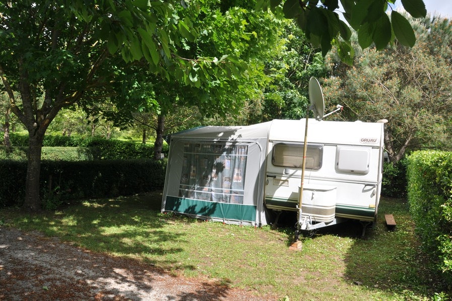 Flower Camping L'Abri-Côtier - Wohnwagenstellplätze