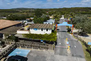 Camping Paradis Soleil D'Oc - Luftaufnahme des Campingplatzes