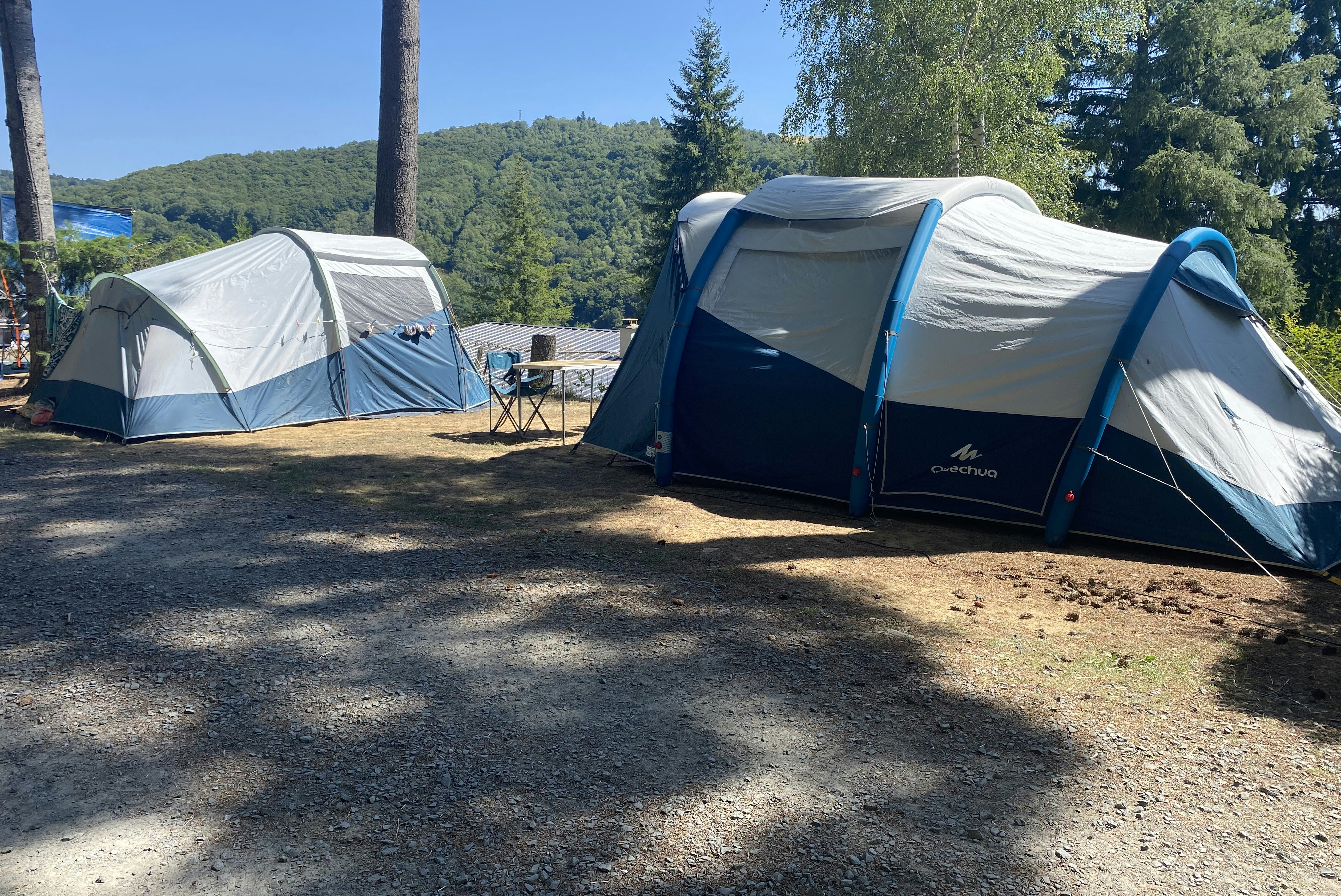 Flower Camping Le Belvédère - Zeltplätze auf dem Campingplatz