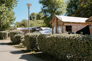 Flower Camping Le Bois d'Amour - Standplätze auf dem Campingplatz