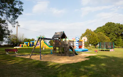 Camping Le Bois Fleuri (Illiers-Combray)