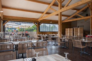 Flower Camping Île d'Offard - Restaurant mit Terrasse auf dem Campingplatz