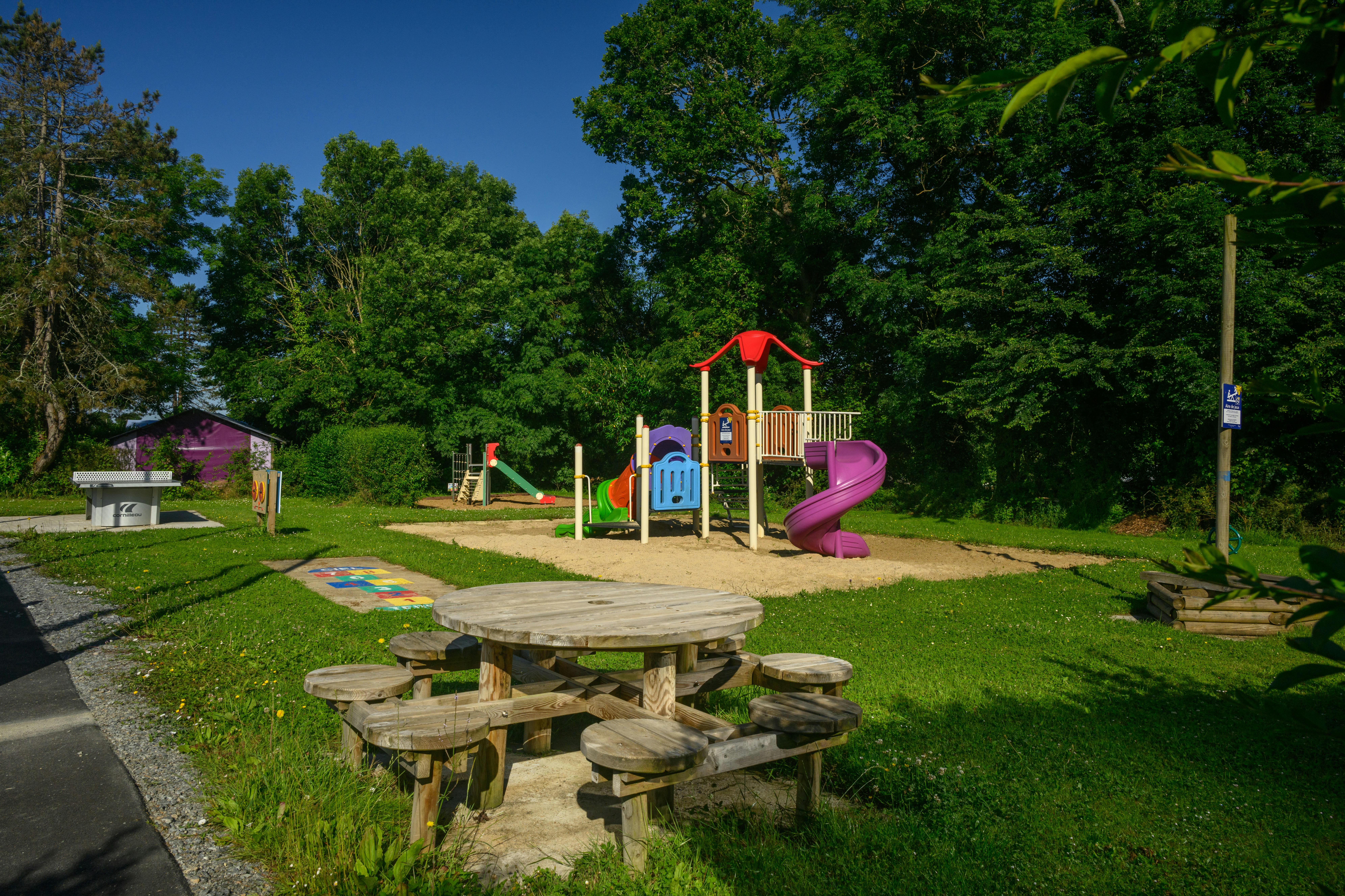 Flower Camping Le Kergariou  - Kinderspielplatz auf dem Campingplatz
