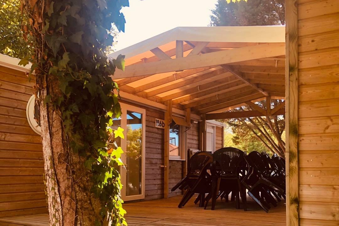 Camping du Lac de Saint-Cyr - Große Mobilheim mit Veranda