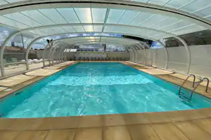 Flower Camping Le Pré des Sables - Pool im Freien mit ausziehbarem Dach