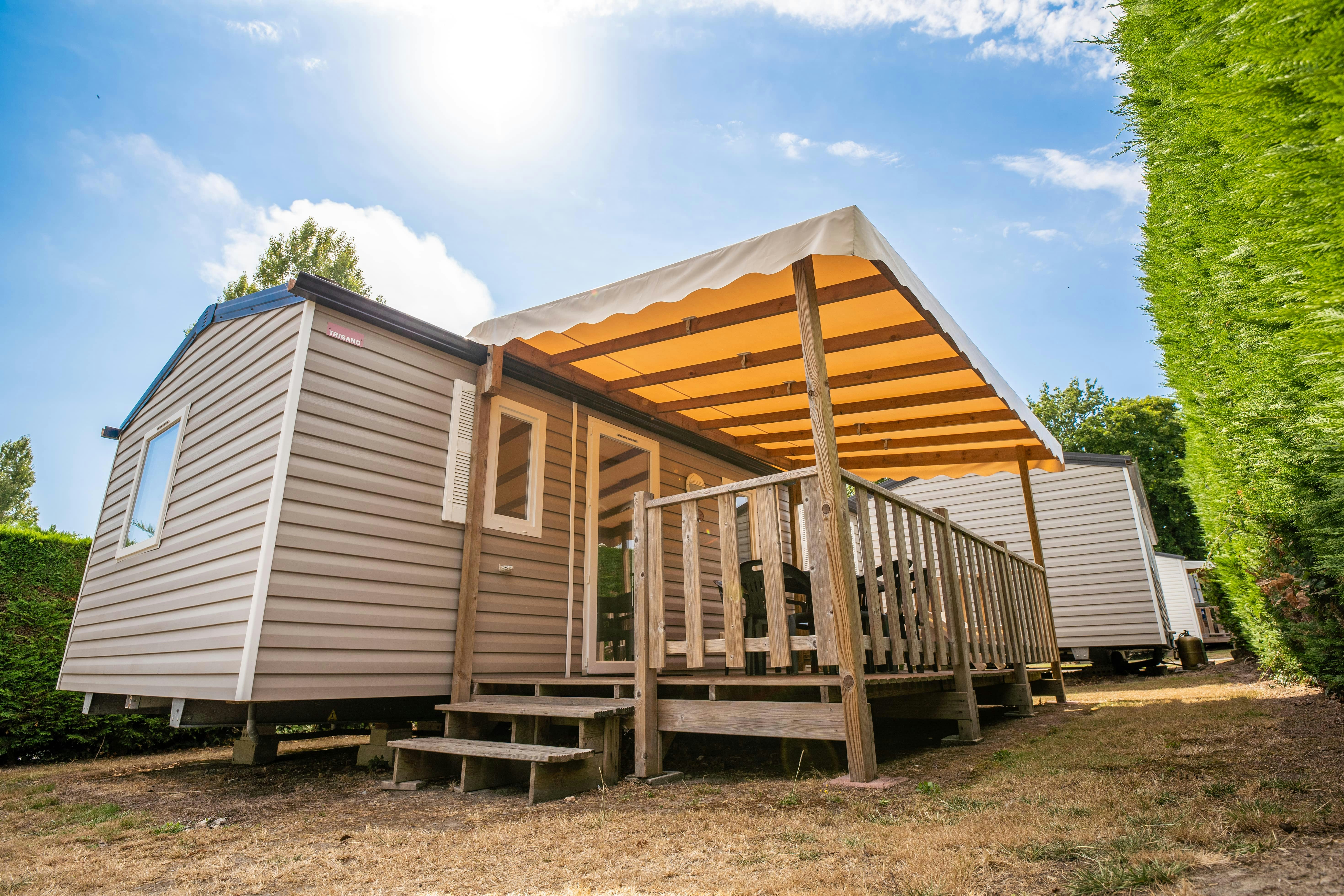 Flower Camping Les Brillas - Ferienwohnungen im Grünen auf dem Campingplatz