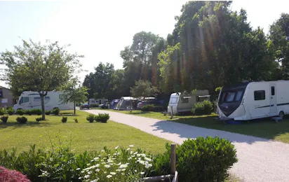 Camping Les Coteaux du Lac