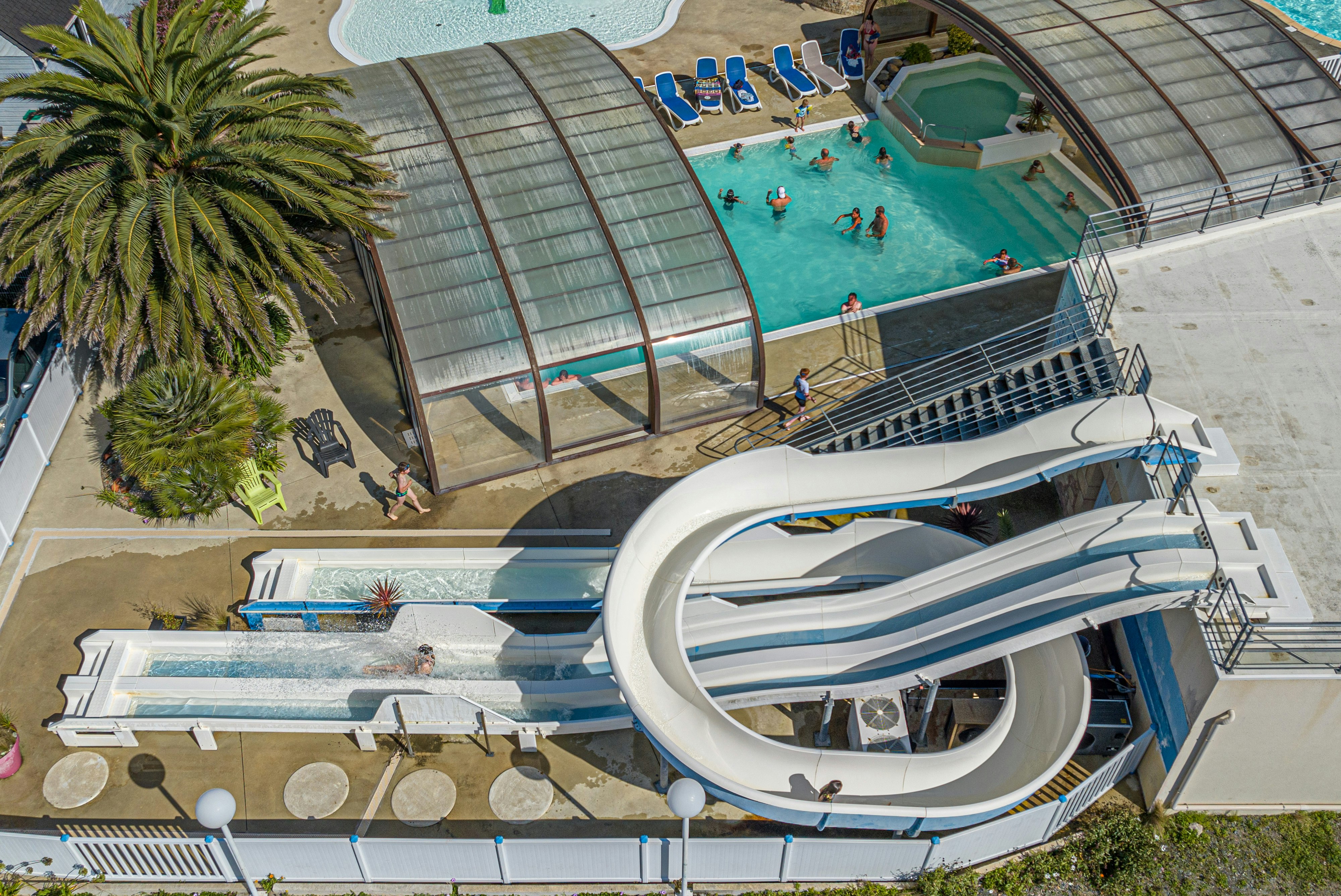 Flower Camping Cap Finistère  Flower Camping Les Genêts  - Rutschen im Wasserpark des Campingplatzes