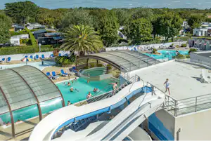 Flower Camping Cap Finistère Flower Camping Les Genêts - Rutschen im Wasserpark des Campingplatzes