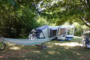 Flower Camping Les Nauves - Zeltplatz auf dem Campingplatz