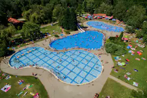 Fényes Camping - Campingplatz aus der Vogelperspektive mit Pool
