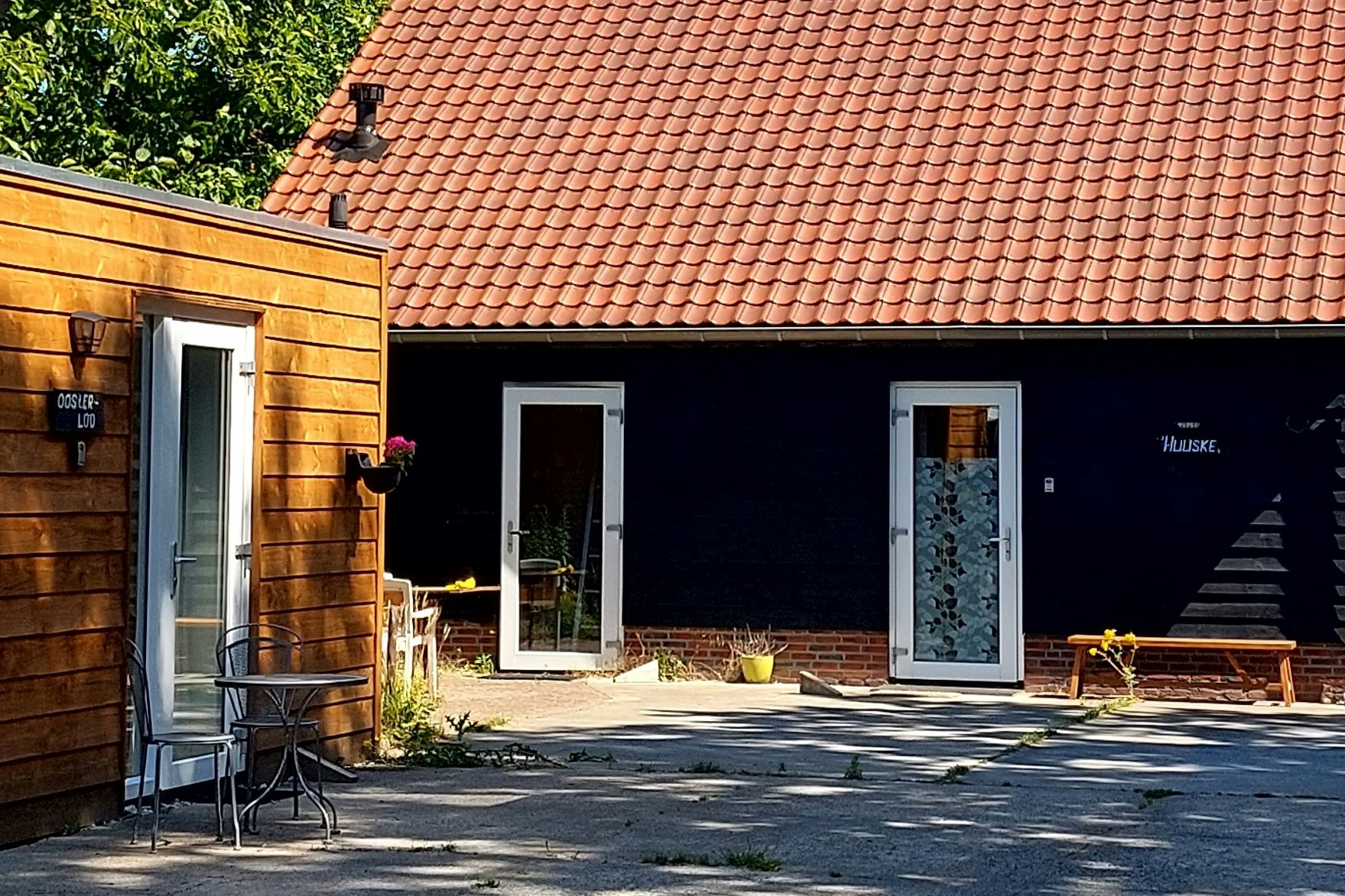 Forest Camp - Außenansicht Sanitärgebäude