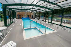 Forest Glade Holiday Park - Überdachter und beheizter Pool mit Sauna
