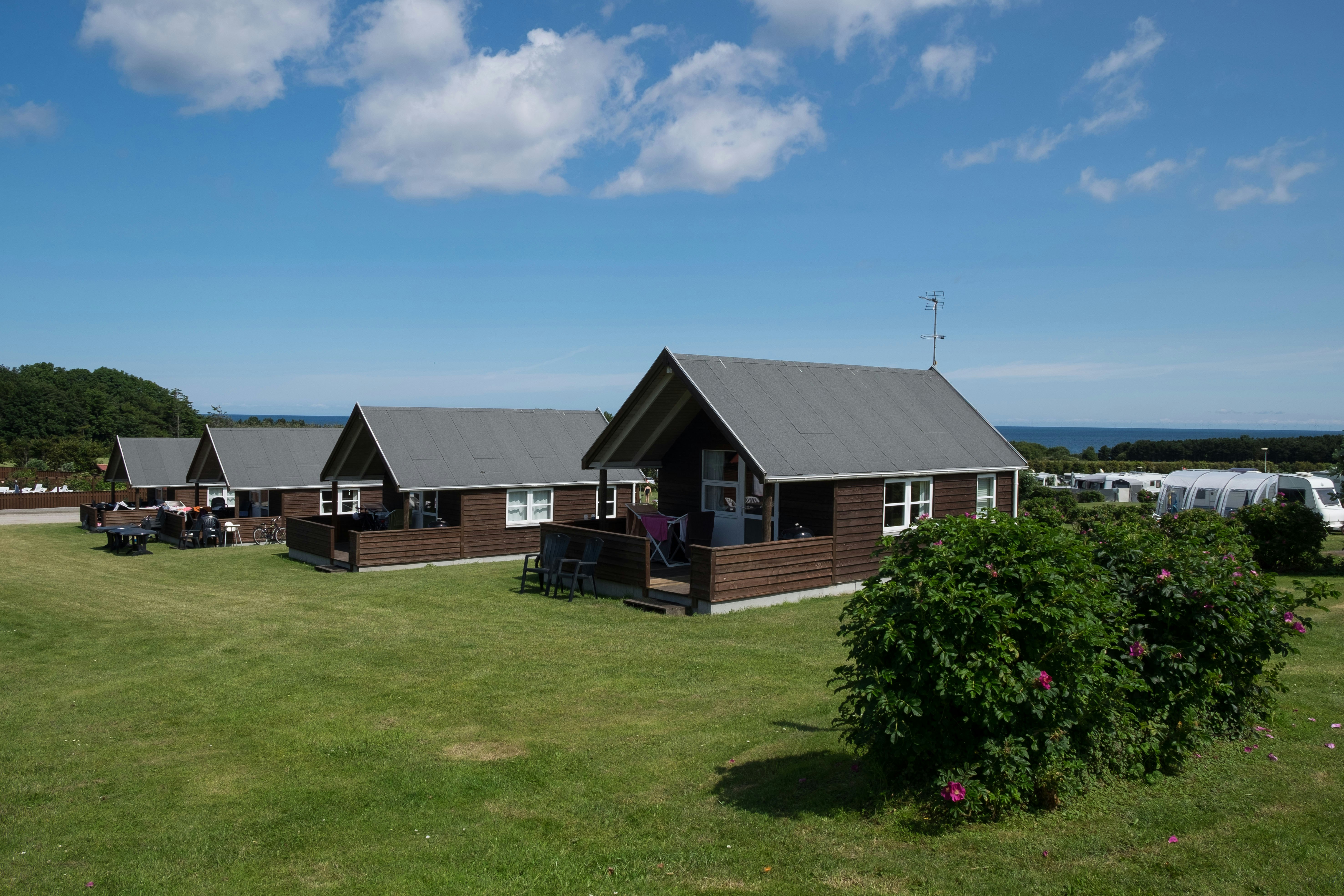 Fornæs Camping - Mobilheime mit Sanitär und Veranda auf dem Campingplatz