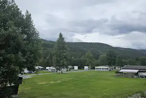 Fossen Camping Fagernes - Standplätze im Grünen auf dem Campingplatz