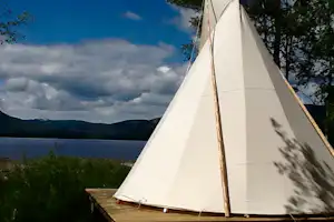 Fossumsanden Camping- Tipi Zelt mit Blick auf den See