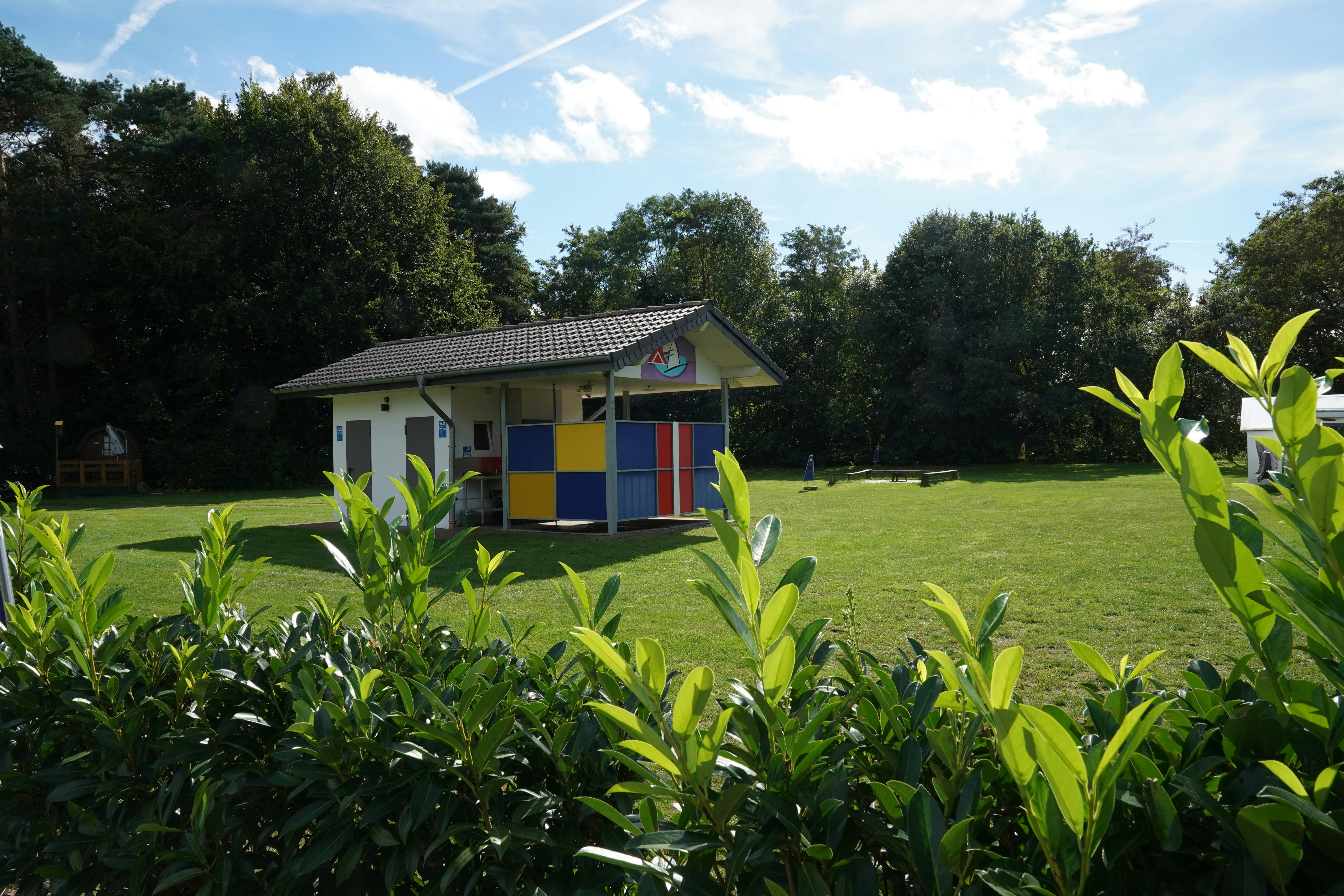 Camping am Lippesee - Kleiner Sanitärblock auf dem Campingplatz
