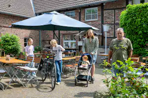 Freizeitpark Klaukenhof - Restaurant mit Terrasse auf dem Campingplatz