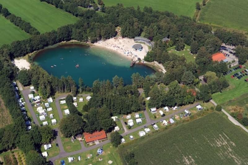 Friesland Camping - Luftaufnahme auf den Campingplatz
