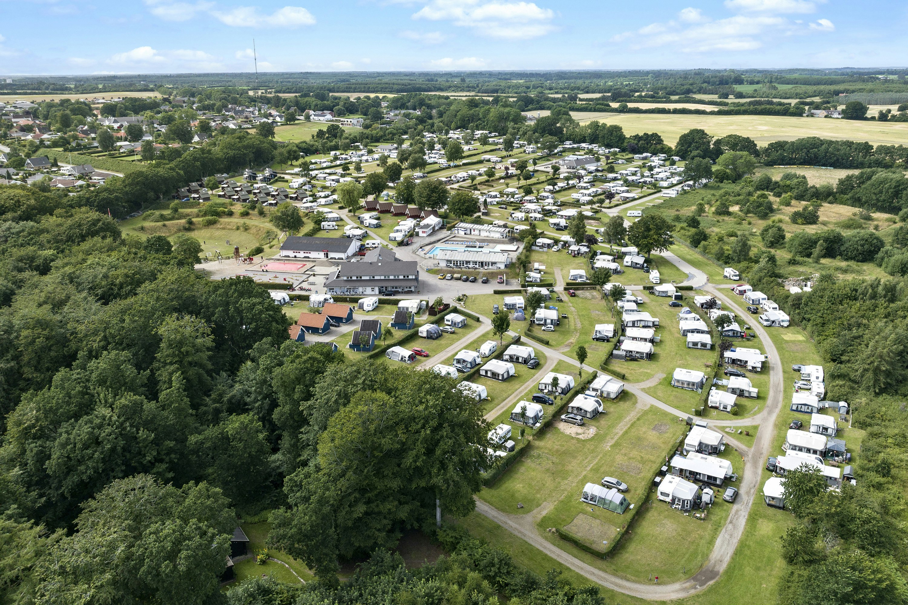 First Camp Frigård - Flensborg Fjord - Luftaufnahme des Campingplatzes