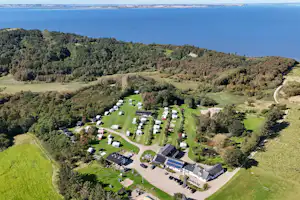 Fur Camping FUR Camping - Campingplatz aus der Vogelperspektive